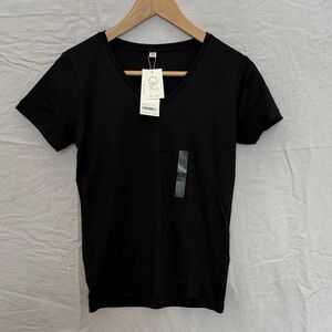NWT Uniqlo Classic Black V-Neck Women's Top